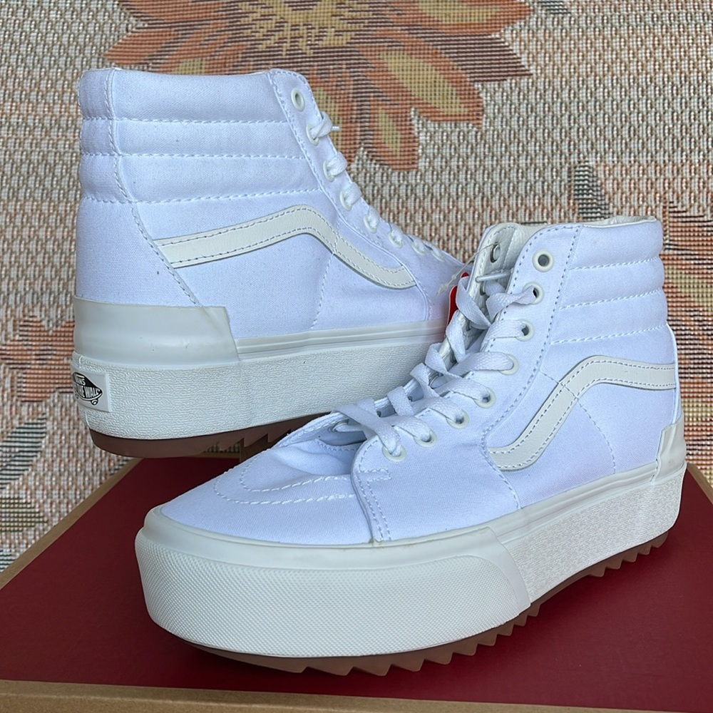 Vans WMNS Sk8-Hi Stacked (Canvas) True White
VN0A4BTWL5R Platforms Sneakers - Picture 12 of 16